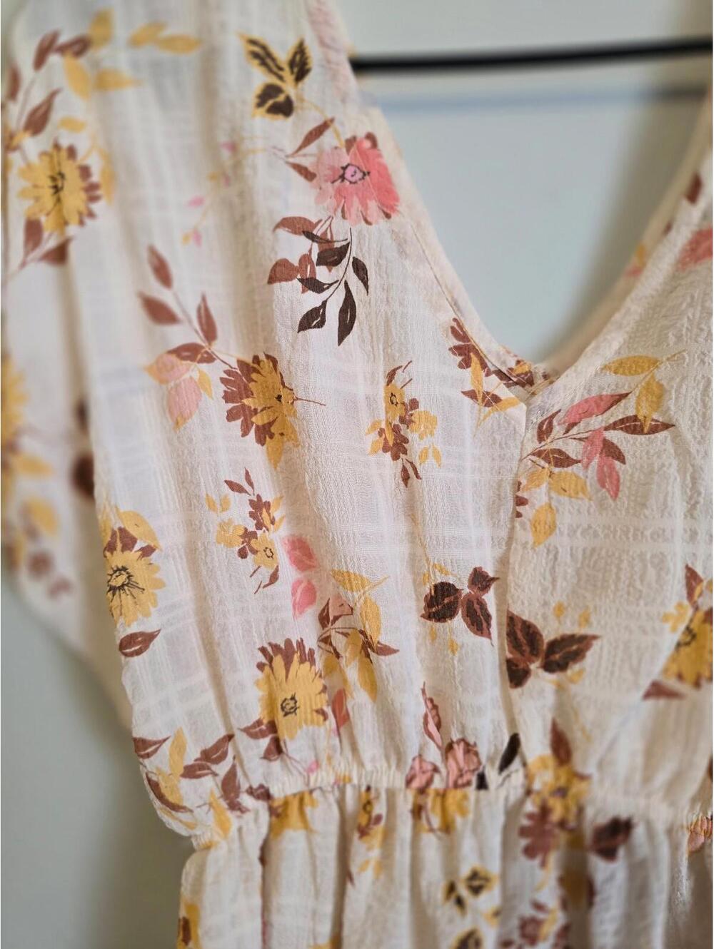 Daytrip Cream Floral Dolman Peplum Short Sleeve Blouse (S) - Picture 5 of 6